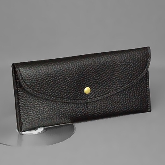 Handbags - Classic Everyday Wallet with 6 Credit Card Slots